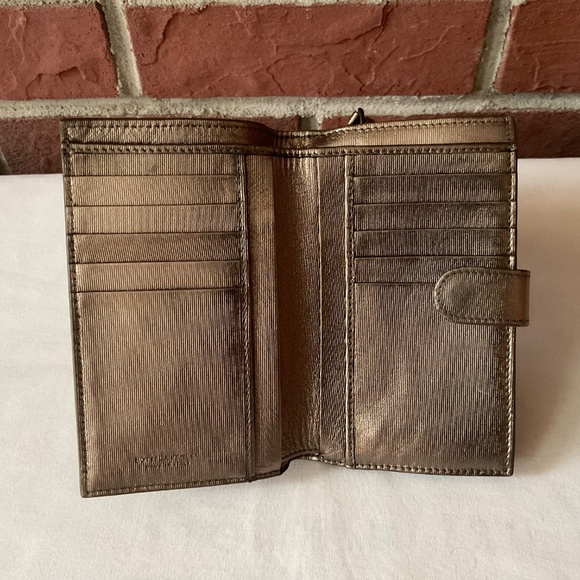 •Bottega Veneta Metallic Gold/Brown Leather  Bifold Wallet - Picture 4 of 16